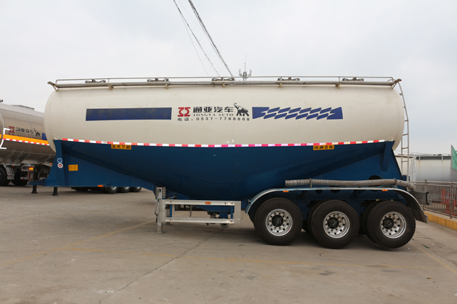 通亞汽車顛覆行業(yè)傳統(tǒng)運輸方式！再次引領輕型罐車發(fā)展潮流！